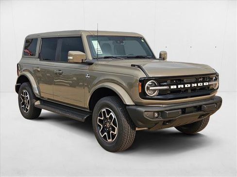 New 2025 Ford Bronco Outer Banks AWD/4WD image 7