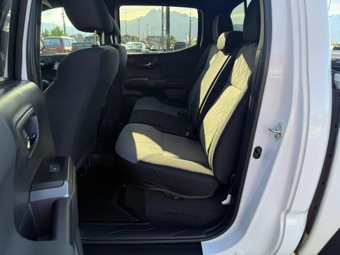 Certified 2023 Toyota Tacoma TRD Off-Road AWD/4WD image 23