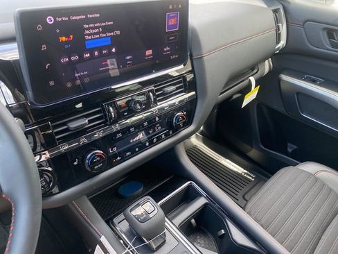 New 2026 Nissan Pathfinder Rock Creek AWD/4WD image 18