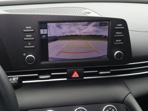 Certified 2026 Hyundai Elantra SE FWD image 25