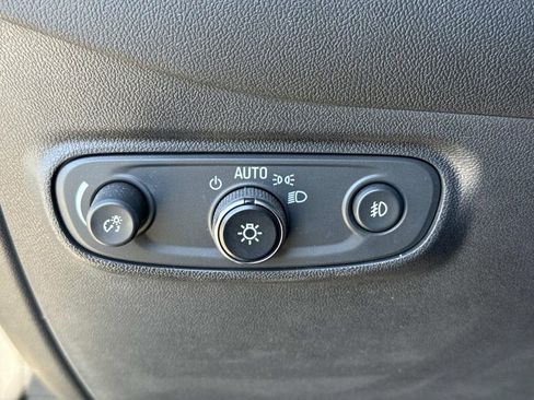 Used 2023 Chevrolet Equinox Premier image 45