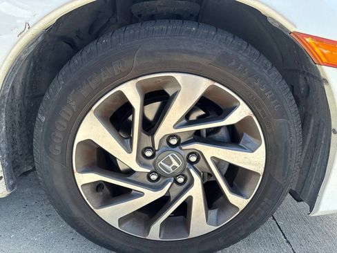 Used 2018 Honda Civic EX image 18