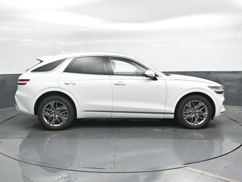 Used 2025 Genesis GV70 2.5T AWD/4WD image 5