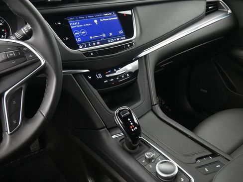 Used 2024 Cadillac XT5 Luxury FWD image 8