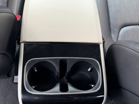 Used 2023 Kia Carnival EX FWD image 22