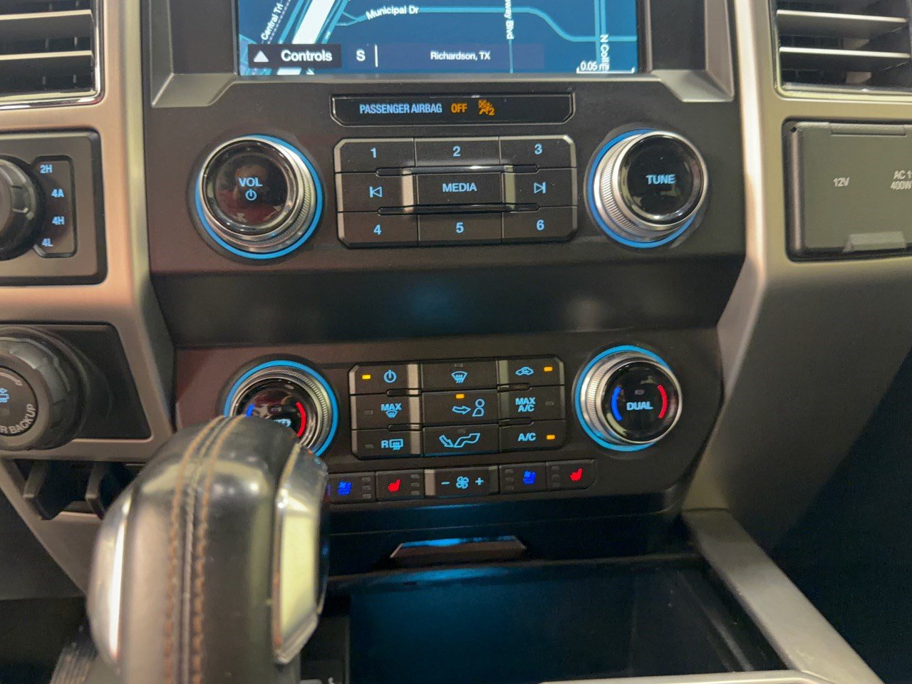Used 2019 Ford F150 Platinum w/ Equipment Group 701A Luxury AWD/4WD image 22