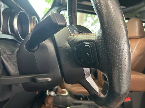 Used 2021 Jeep Wrangler Unlimited Rubicon AWD/4WD image 49