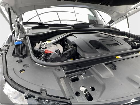 Used 2023 Land Rover Range Rover Long Wheelbase SE image 12