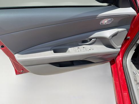 Used 2023 Hyundai Elantra SEL FWD image 18