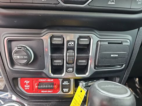 Used 2021 Jeep Gladiator Rubicon w/ LED Lighting Group AWD/4WD image 27