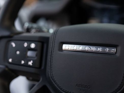 Used 2025 Land Rover Defender 110 V8 AWD/4WD image 39