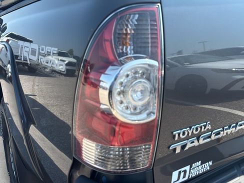 Used 2012 Toyota Tacoma 4x4 Double Cab w/ TRD Off-Road Pkg image 28