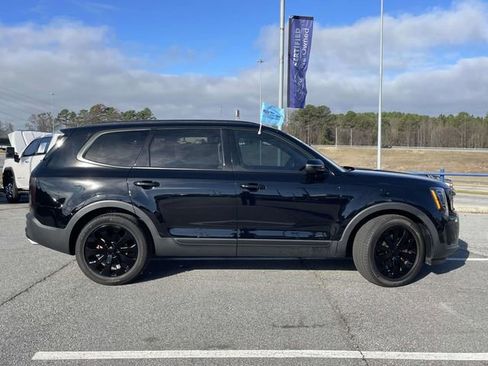 Used 2022 Kia Telluride S image 2