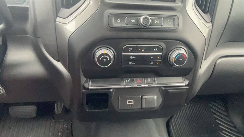 Used 2019 Chevrolet Silverado 1500 Custom w/ Custom Value Package AWD/4WD image 23