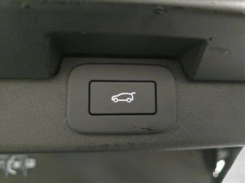 New 2026 Land Rover Discovery S AWD/4WD image 15