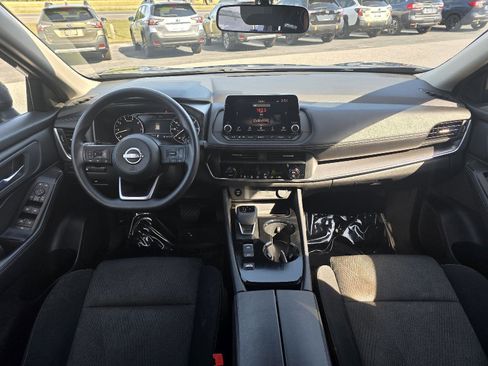 Used 2024 Nissan Rogue SV image 14