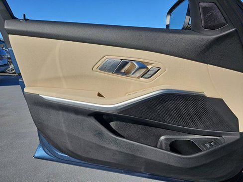 Used 2025 BMW 330i xDrive xDrive w/ M Sport Package image 27