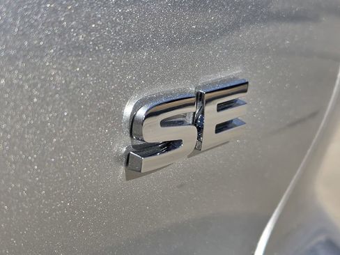 New 2026 Mitsubishi Outlander SE image 8