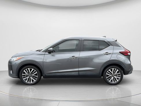 Used 2021 Nissan Kicks SV FWD image 9