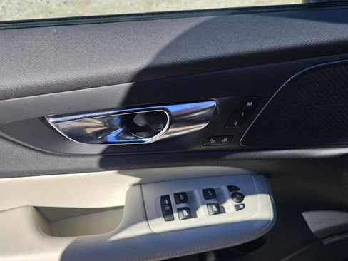 Certified 2024 Volvo V60 B5 Cross Country Ultimate image 18