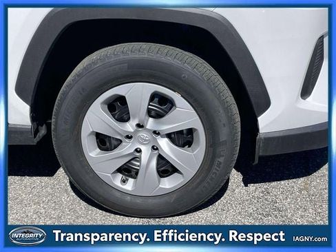 Used 2025 Toyota RAV4 LE AWD/4WD image 9