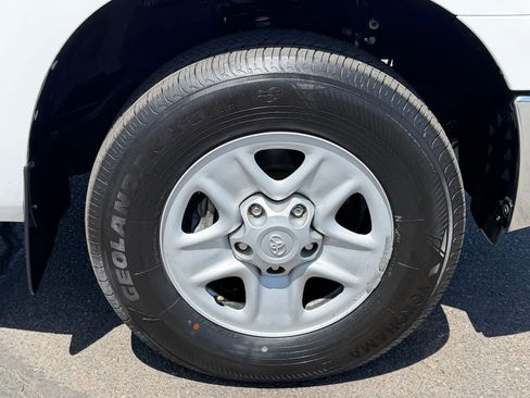 Used 2013 Toyota Tundra 2WD Double Cab w/ Tow Pkg image 10