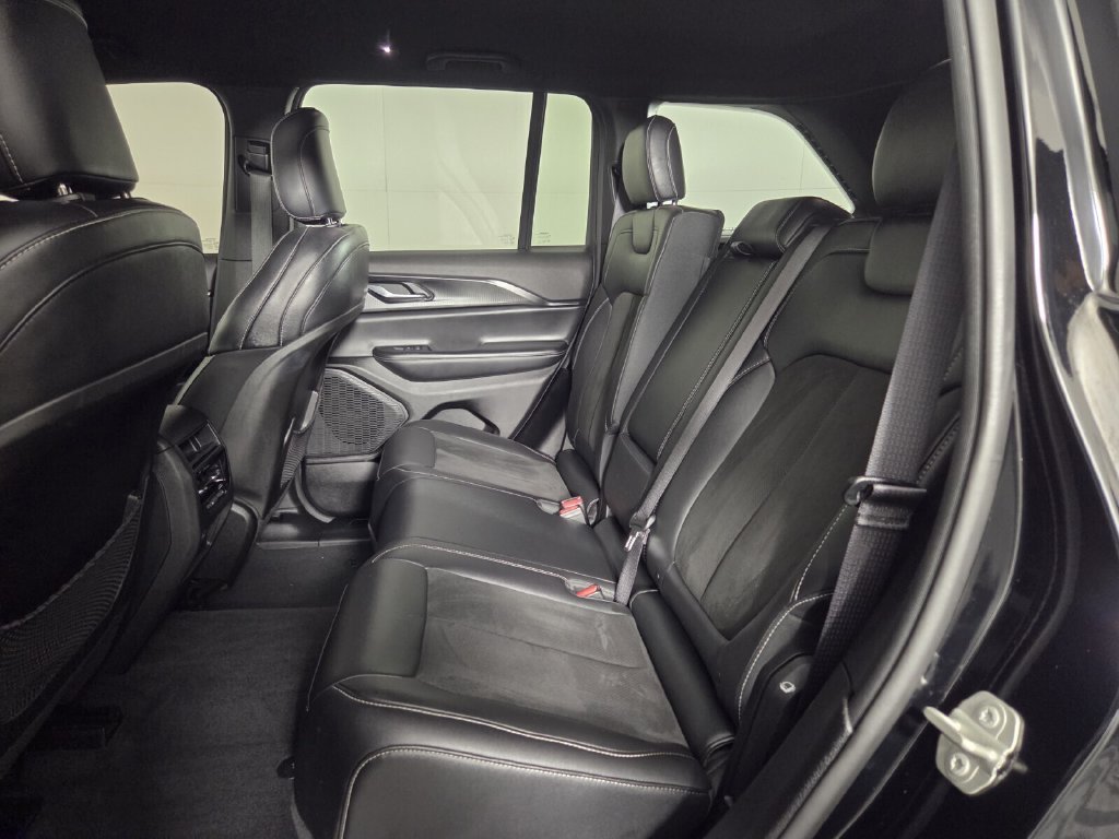 Used 2023 Jeep Grand Cherokee Altitude AWD/4WD image 42