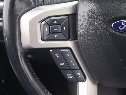 Certified 2022 Ford F250 Platinum w/ FX4 Off-Road Package image 26