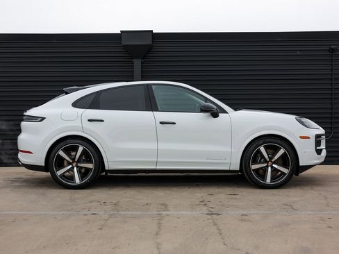 New 2026 Porsche Cayenne S image 8