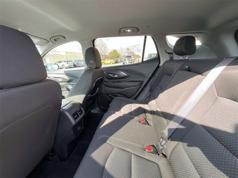 Used 2023 GMC Terrain SLE w/ Driver Convenience Package image 13