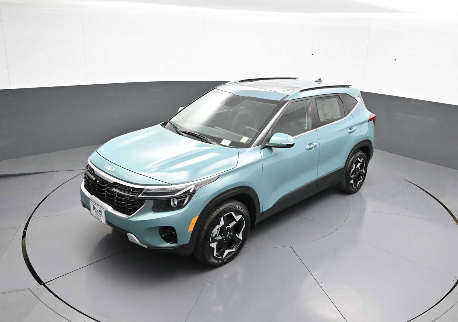 Certified 2025 Kia Seltos EX w/ EX Sunroof Package AWD/4WD image 35