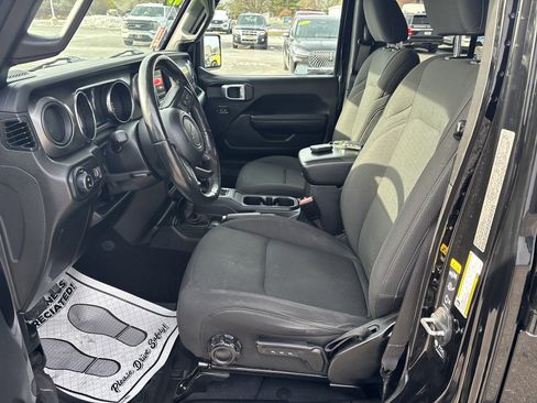 Used 2023 Jeep Gladiator Willys image 12