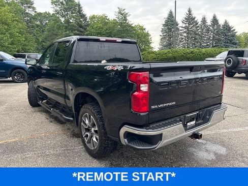 Used 2022 Chevrolet Silverado 1500 LT AWD/4WD image 5