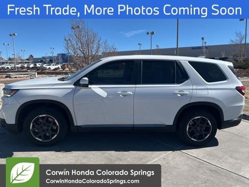 Used 2025 Honda Pilot EX-L image 3