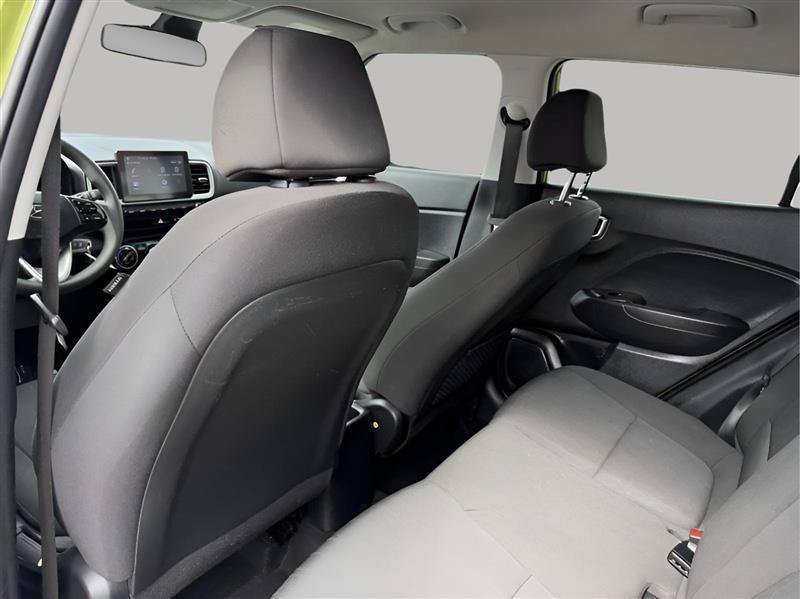 Used 2022 Hyundai Venue SE FWD image 24