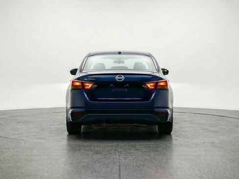 Used 2025 Nissan Altima 2.5 SV image 7