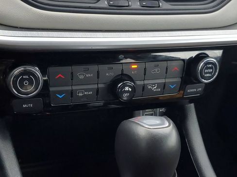 Used 2025 Jeep Compass Limited AWD/4WD image 23