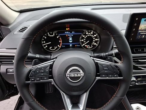 New 2025 Nissan Altima 2.5 SR image 9