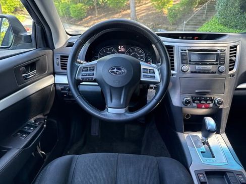 Used 2013 Subaru Outback 2.5i Premium AWD/4WD image 14