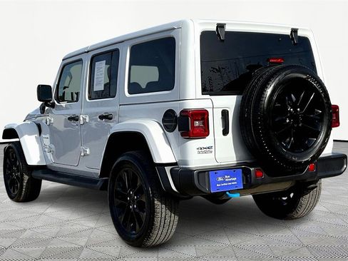 Used 2022 Jeep Wrangler Unlimited Sahara w/ Cold Weather Group image 13