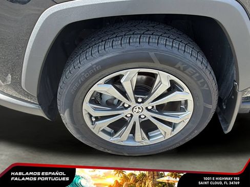 Used 2022 Toyota RAV4 XLE Premium AWD/4WD image 31