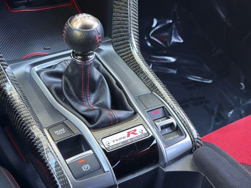 Used 2019 Honda Civic Type R image 18