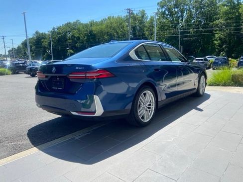 Used 2024 BMW 530i xDrive w/ Convenience Package AWD/4WD image 7