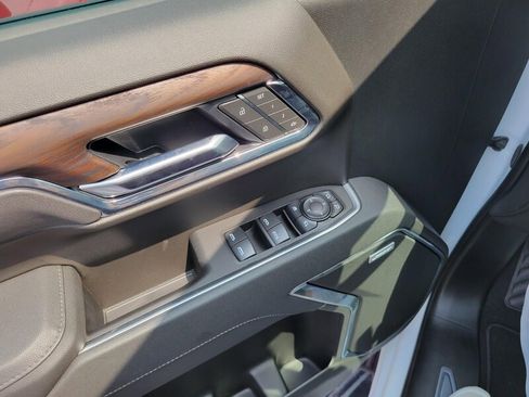 New 2026 GMC Sierra 1500 SLT RWD image 19