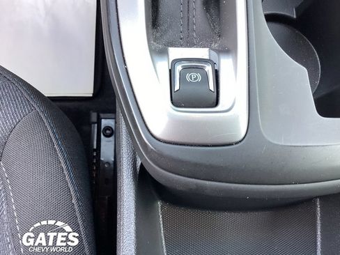 Used 2024 Chevrolet Trax LS w/ LS Convenience Package FWD image 27