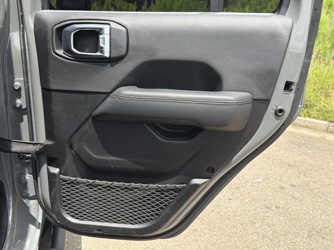 Used 2023 Jeep Wrangler Unlimited Rubicon w/ LED Lighting Group AWD/4WD image 16
