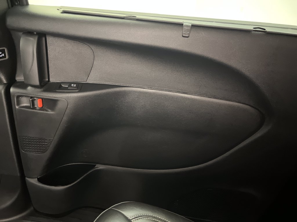 Used 2025 Chrysler Pacifica Select FWD image 35