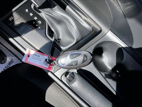 Used 2025 Hyundai Elantra Sport FWD image 31