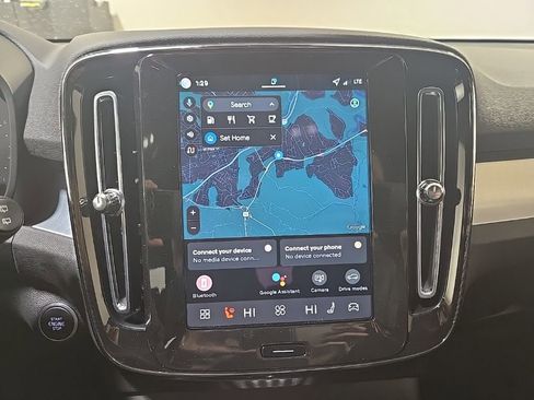 New 2026 Volvo XC40 B5 Ultra w/ Climate Package AWD/4WD image 14