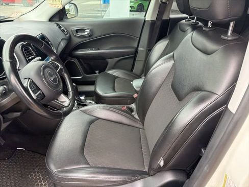 Used 2020 Jeep Compass Latitude AWD/4WD image 6